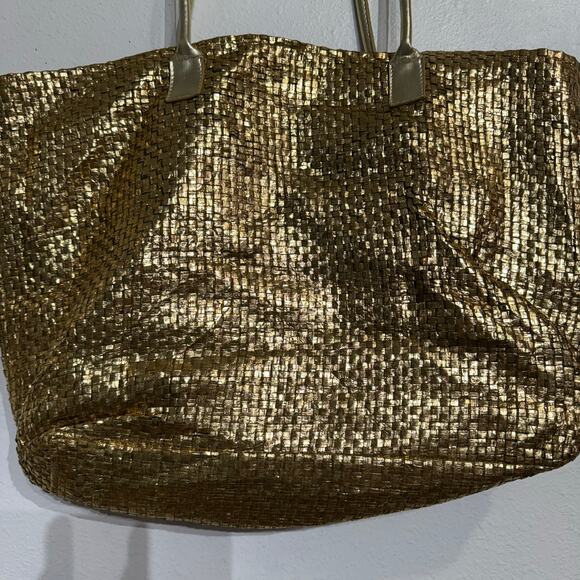 Gold Metallic Oversized Straw Woven Bag - Picture 3 of 11
